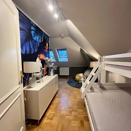 Am Grossen Garten 아파트 *